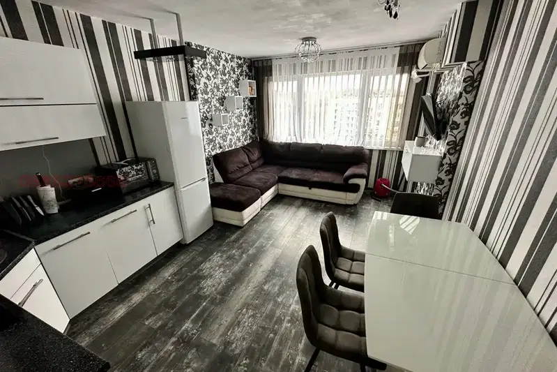 Three-room apartment in Strelbishte with view to Yuzhen Park