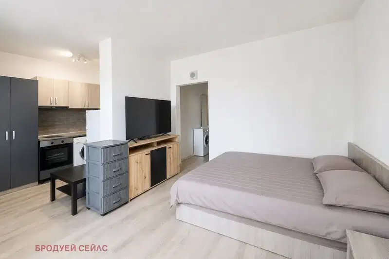 Spacious one-room apartment with terrace in Studentski Grad, Sofia