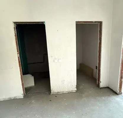 Снимка 4 — Двустаен апартамент с двор в Студентски град, София
