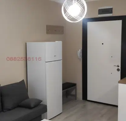 Photo 3 — One-room apartment in Studentski Grad with luxury furnishings