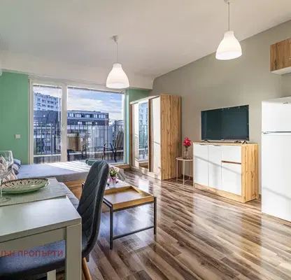 Photo 4 — Furnished one-room apartment in Studentski Grad with parking space