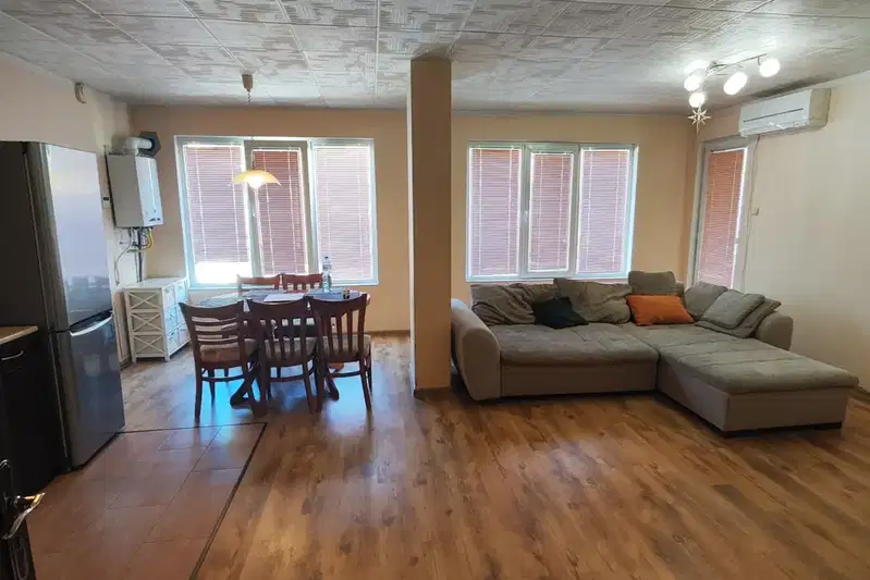 Spacious 3-room apartment in Studentski Grad with two terraces