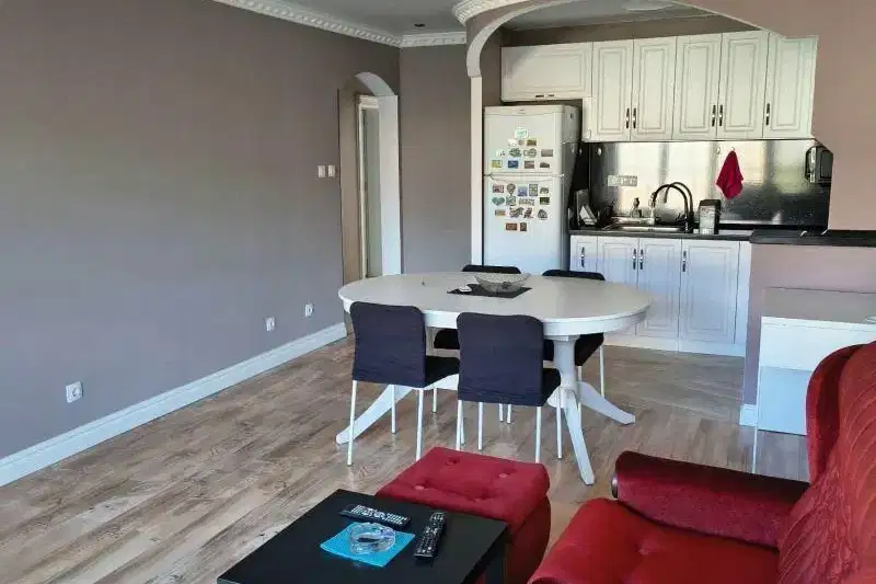 Three-room apartment in Studentski Grad with elevator