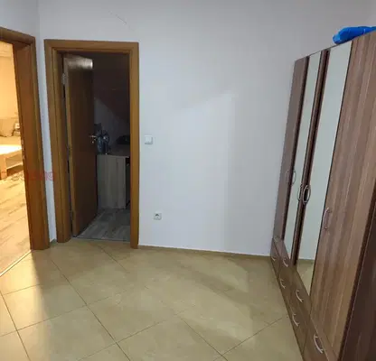 Photo 4 — Three-room apartment in Studentski Grad with parking space option