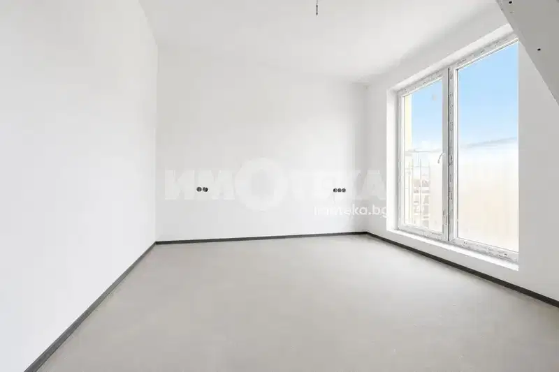 Three-room penthouse with terrace in Sukha reka, Sofia