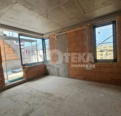 Снимка 4 — Тристаен апартамент с голяма тераса в Сухата река, София