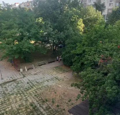 Снимка 5 — Просторна 1-стаен апартамент в Света Троица с тераса