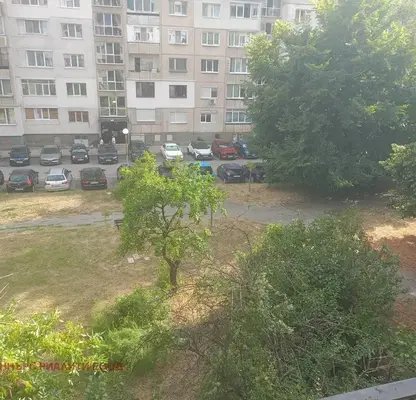Снимка 2 — Тристаен апартамент в Света Троица с две тераси