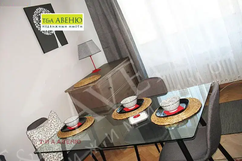 3-room apartment in Svoboda with long balcony and basement