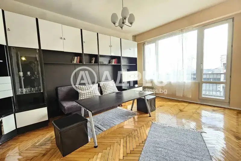 2-bedroom apartment in Sofiya, Tolstoi
