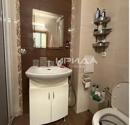 Снимка 3 — Двустаен апартамент с тераса в кв. Витоша, София