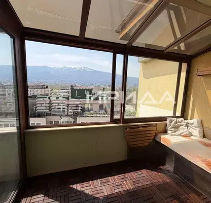 Photo 3 — Two-room apartment 76 sq m in Vitosha district, Sofia, sixth floor