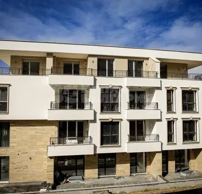 Снимка 3 — Тристаен апартамент с дворна тераса в кв. Витоша, София