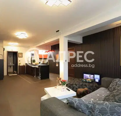 Photo 2 — Three-room apartment with two terraces in Vitosha district, Sofia