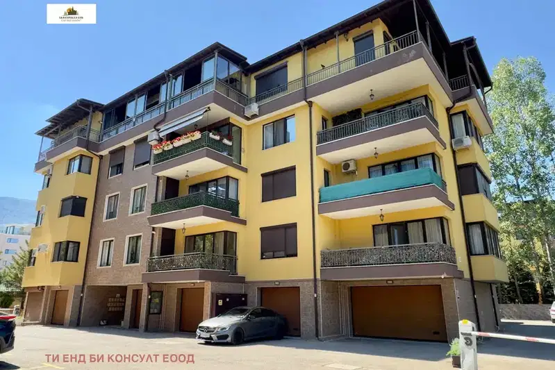 Three-room apartment with garage in Maxi complex, Vitosha, Sofia