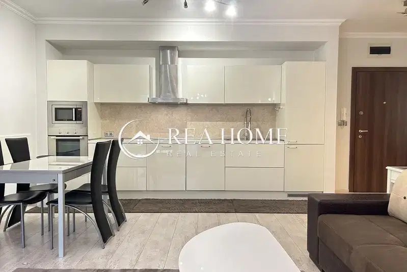 Three-room apartment with terrace and garage in Vitosha district, Sofia