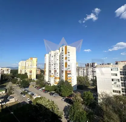 Снимка 2 — Тристаен апартамент 72 кв.м. във Връбница 2 с две тераси