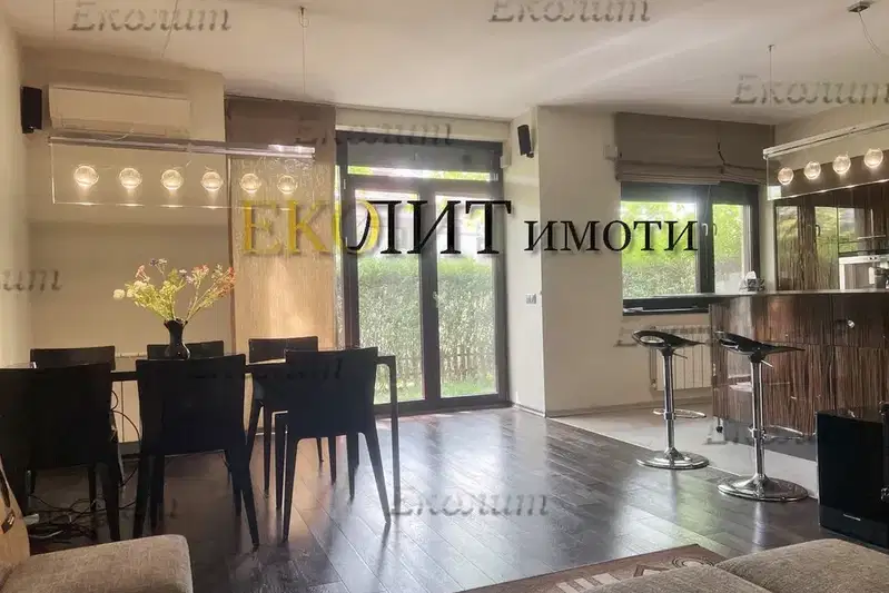 Luxury 3-room apartment with yard and parking space in Malinova dolina