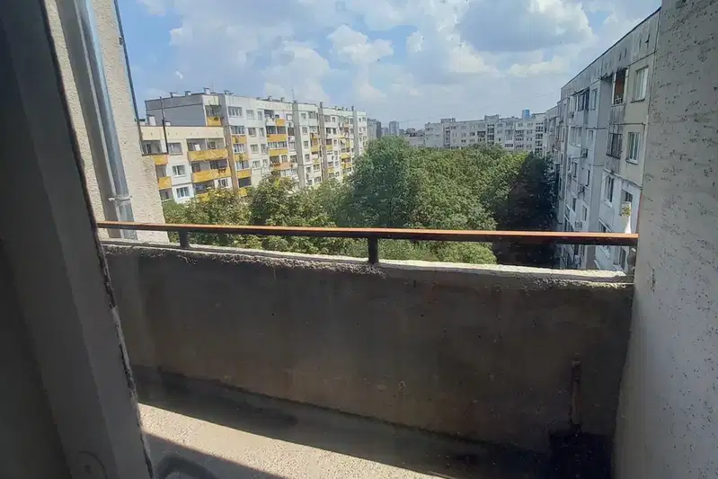 Просторна 1-стаен апартамент в Зона Б-18, София с тераса