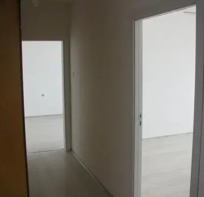 Снимка 4 — Тристаен апартамент с панорамна гледка в Зона Б-18, София
