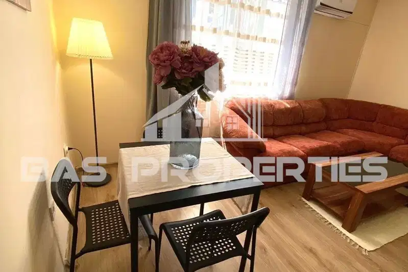 Three-room apartment with parking space in Zona B-18, Sofia