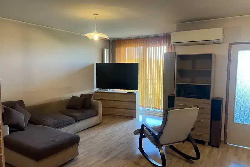 Two-room apartment in Zona B-19 with balcony and basement