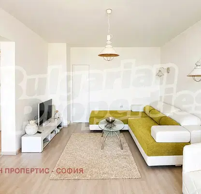 Снимка 2 — Двустаен апартамент с панорамна гледка в Зона Б-19, София