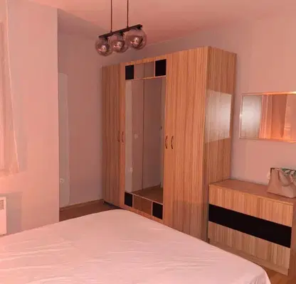 Снимка 4 — Тристаен апартамент с две тераси в Зона Б-19, София