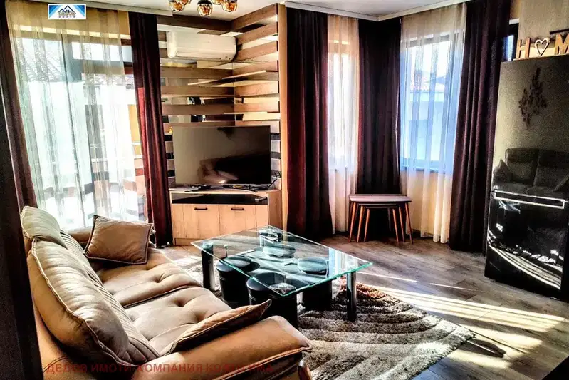 3-bedroom apartment in Stara Zagora, Centyr