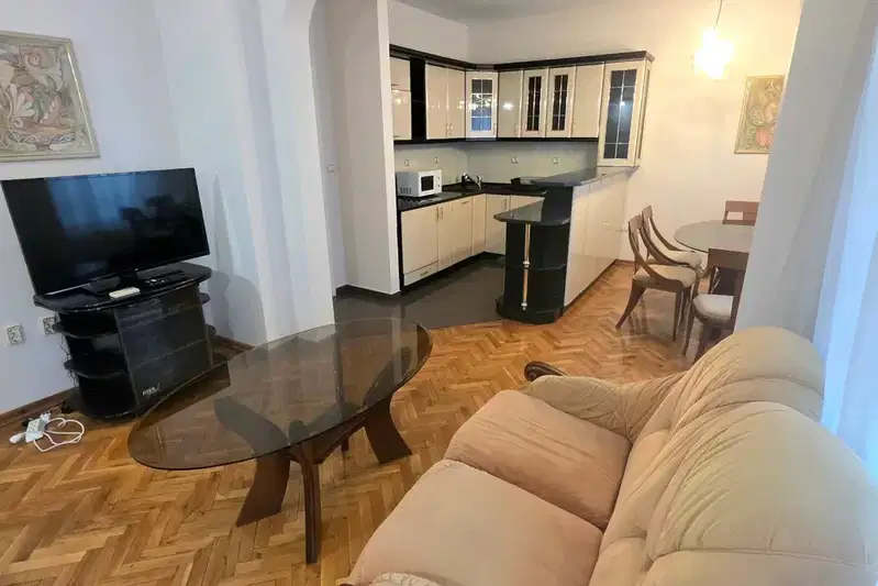 3-bedroom apartment in Stara Zagora, Centyr