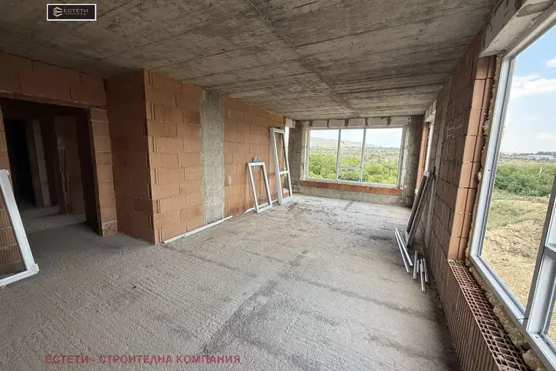 Тристаен апартамент с югоизточно изложение в Самара 3, Стара Загора