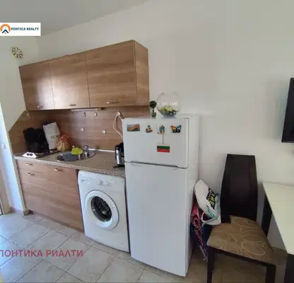 Снимка 3 — Студио апартамент с излаз към басейна в Свети Влас