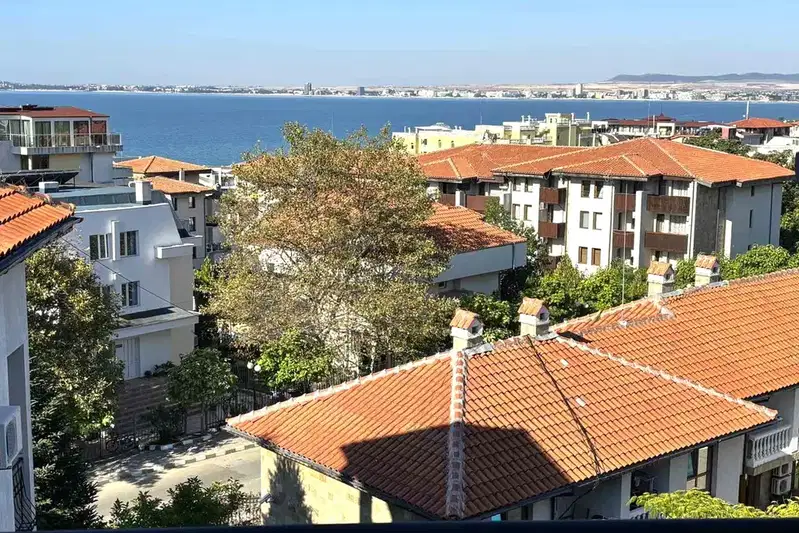 Двустаен апартамент с морска гледка в Свети Влас