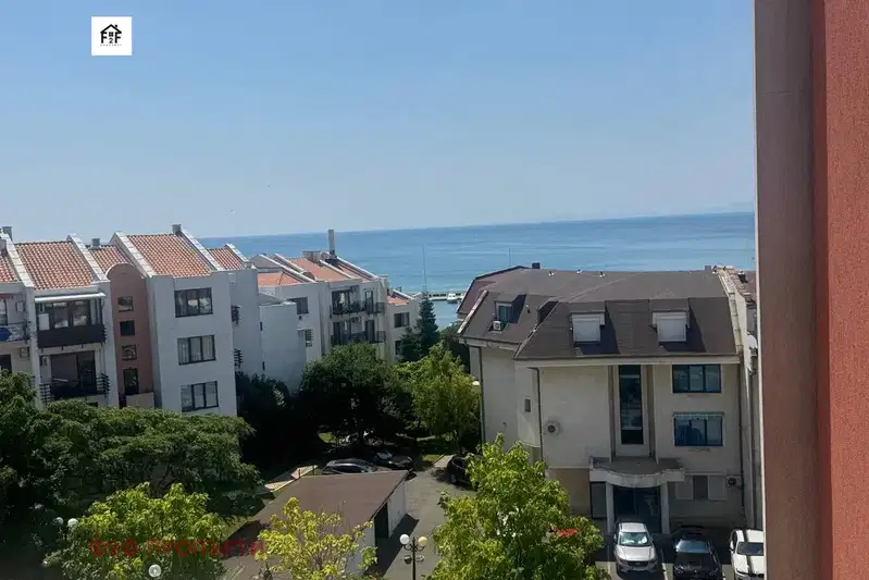 2-стаен апартамент с тераса и морска гледка в Свети Влас