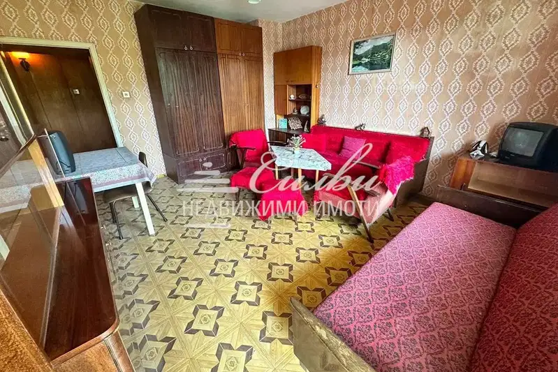 3-bedroom apartment in Tyrgovishte, Centyr