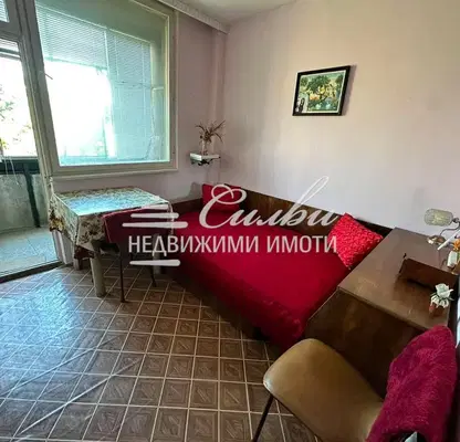 Photo 3 — 3-bedroom apartment in Tyrgovishte, Centyr