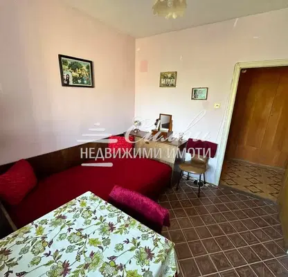 Photo 4 — 3-bedroom apartment in Tyrgovishte, Centyr
