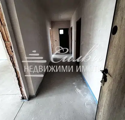 Снимка 5 — Тристаен апартамент с панорамна гледка в Център, Търговище