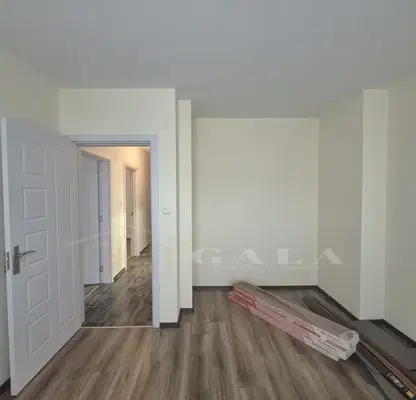 Photo 5 — Three-room apartment in the centre of Targovishte with balcony