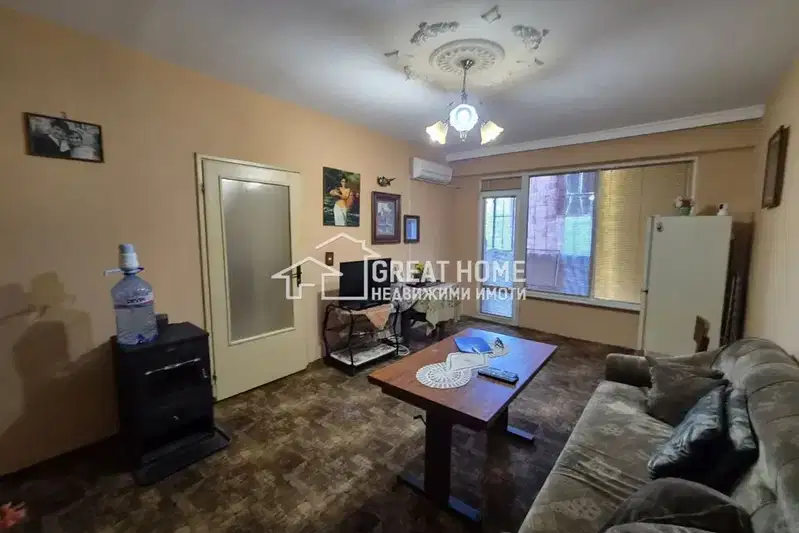4-bedroom apartment in Tyrgovishte, Varosha