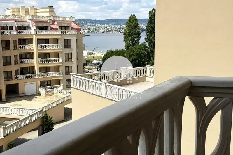 Двустаен апартамент с морска гледка в Аспарухово, Варна