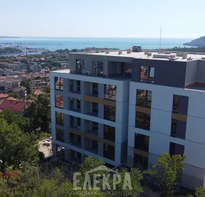 Снимка 4 — Тристаен апартамент с морска панорама в Аспарухово, Варна