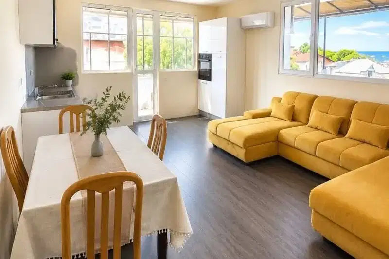 Spacious 4-room apartment with sea view in Asparuhovo, Varna