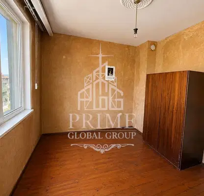 Photo 5 — Spacious 4-room apartment in Asparuhovo with attic space
