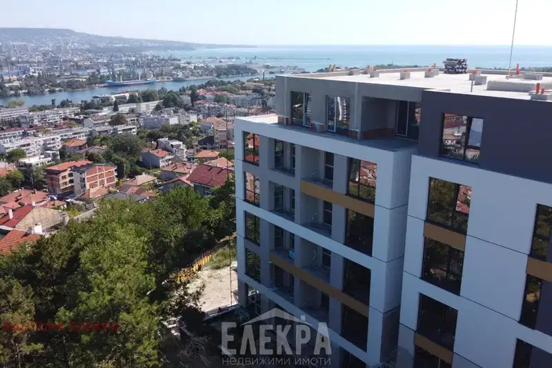 Four-room apartment with large terrace in Asparuhovo, Varna