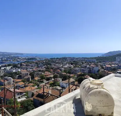 Photo 2 — Four-room apartment with large terrace in Asparuhovo, Varna