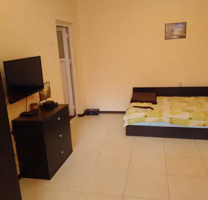 Photo 3 — 2-room apartment on high ground floor in Bazar Levski, Varna