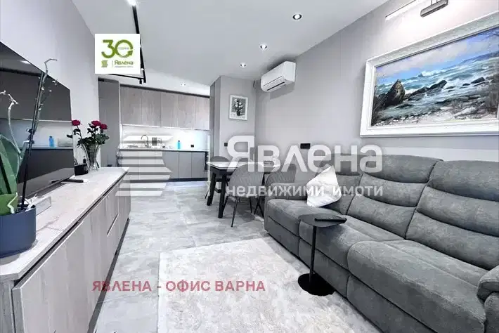 3-room apartment with sea view in Business Hotel, Varna