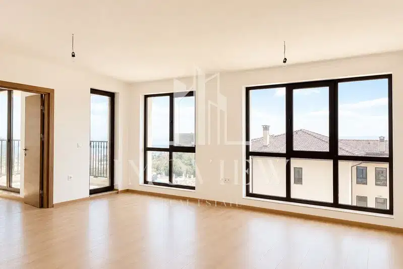 Three-room apartment with terrace in Briz, Varna