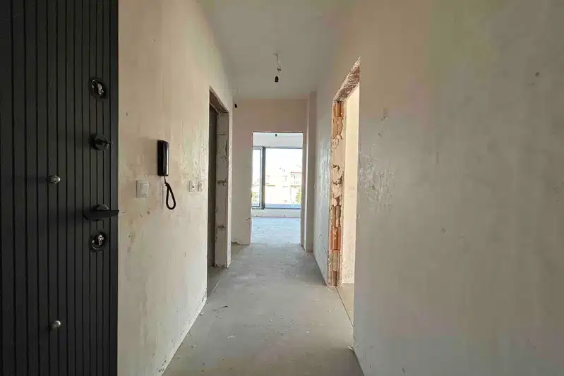 Three-room apartment in Briz, Varna with terrace and parking space